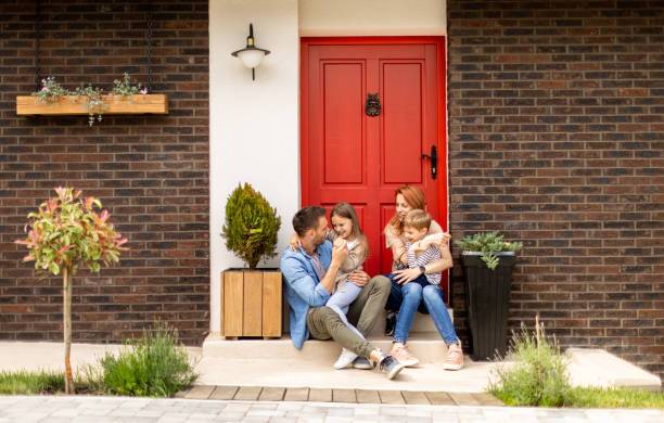 <img src="house.jpg" alt="house with people" /> 